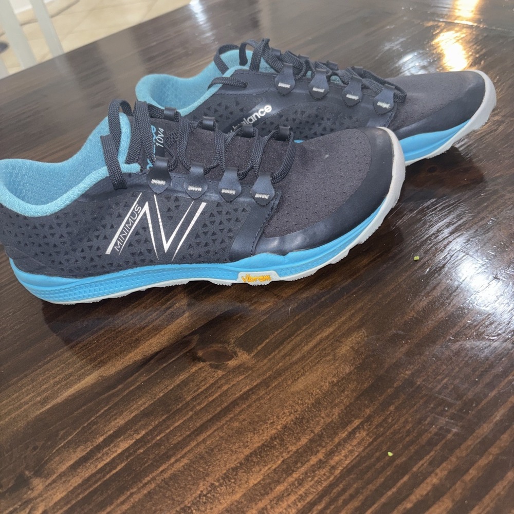 New Balance Women's Minimus Gray Barefoot Trail Running Shoes Sz 8 Vibram
